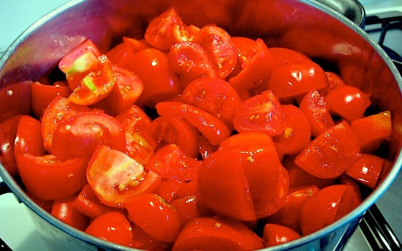 bollitura pomodori conserva fatta in casa